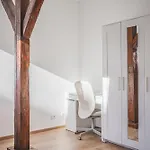 Flat Near Castle Stylish & Prime Location 4 *