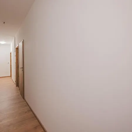 Flat Near Castle Stylish & Prime Location 4 アパート *