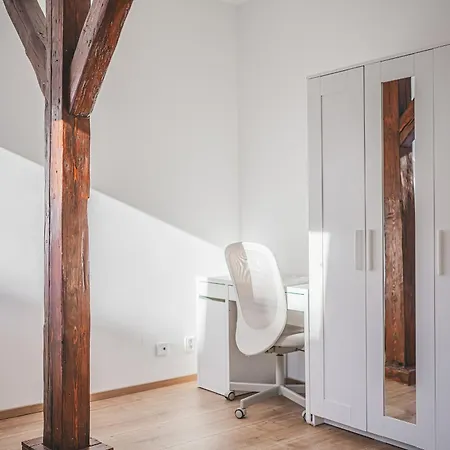 Flat Near Castle Stylish & Prime Location 4 *