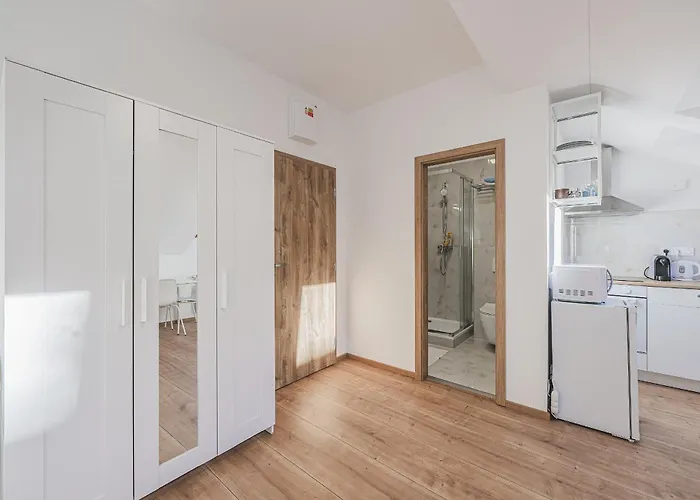 Apartman Flat Near Castle Stylish & Prime Location 4 *
