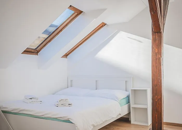 Apartman Flat Near Castle Stylish & Prime Location 4
